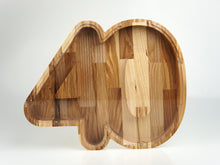 Įkelti vaizdą į galerijos rodinį, Didelė medinė taupyklė skaičius (1-100, graviravimas)