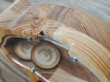 Įkelti vaizdą į galerijos rodinį, Natūralaus medžio taupyklė „Kiaulė“, rankų darbo dovana vaikui ar suaugusiajam