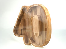 Įkelti vaizdą į galerijos rodinį, Didelė medinė taupyklė skaičius (1-100, graviravimas)