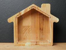 Įkelti vaizdą į galerijos rodinį, Didelė medinė taupyklė namas (graviravimas)
