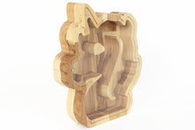 Įkelti vaizdą į galerijos rodinį, Medinė taupyklė vienaragis (graviravimas)