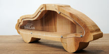 Įkelti vaizdą į galerijos rodinį, Didelė medinė taupyklė automobilis (graviravimas)