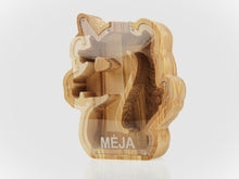 Įkelti vaizdą į galerijos rodinį, Medinė taupyklė vienaragis (graviravimas)