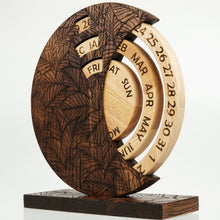 Įkelti vaizdą į galerijos rodinį, Pastatomas medinis kalendorius