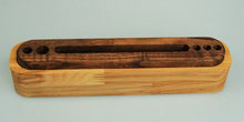 Įkelti vaizdą į galerijos rodinį, Pieštukinė - Medinė Pieštukinė Stalo Priedas (Galimas Graviravimas)