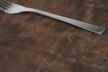 Įkelti vaizdą į galerijos rodinį, Stalo Padėkliukai - 2 Medinių Stalo Padėkliukų Rinkinys