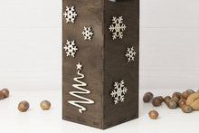 Įkelti vaizdą į galerijos rodinį, Šventinė Butelio Dėžė "Eglutė"