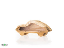 Įkelti vaizdą į galerijos rodinį, Maža medinė taupyklė automobilis (graviravimas)