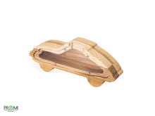 Įkelti vaizdą į galerijos rodinį, Maža medinė taupyklė automobilis (graviravimas)