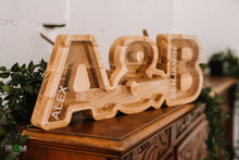 Įkelti vaizdą į galerijos rodinį, Medinė dviguba poros taupyklė (A-Ž, graviravimas)