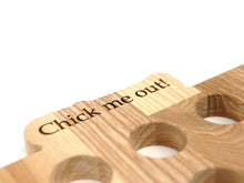 Įkelti vaizdą į galerijos rodinį, Medinis Kiaušinių Laikiklis (3 Spalvos, Graviravimas)