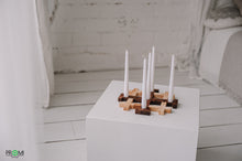 Įkelti vaizdą į galerijos rodinį, Unikali Medinė Žvakidė