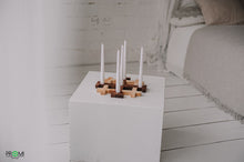 Įkelti vaizdą į galerijos rodinį, Unikali Medinė Žvakidė