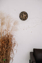 Įkelti vaizdą į galerijos rodinį, Laikrodis - Medinis Apvalus Laikrodis Su Akrilo Apdaila