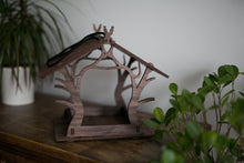 Įkelti vaizdą į galerijos rodinį, Medinė lesyklėlė "Paprasta"