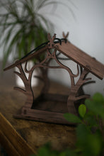 Įkelti vaizdą į galerijos rodinį, Individuali Medinė Lesyklėlė Lauko Erdvei, Puiki Dovana Paukščių Mylėtojams