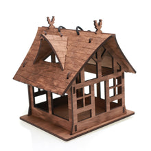 Įkelti vaizdą į galerijos rodinį, Medinė lesyklėlė "Namas"