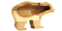 Įkelti vaizdą į galerijos rodinį, Medinė taupyklė meška (graviravimas)