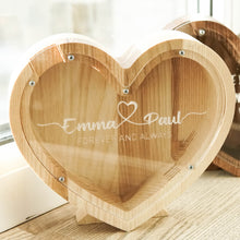 Įkelti vaizdą į galerijos rodinį, Medinė taupyklė širdelė (graviravimas)