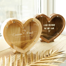 Įkelti vaizdą į galerijos rodinį, Medinė taupyklė širdelė (graviravimas)