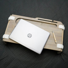 Įkelti vaizdą į galerijos rodinį, Nešiojamo Kompiuterio Stovas - Medinis Monitoriaus Stovas (Pasirenkama Spalva)