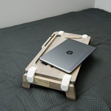 Įkelti vaizdą į galerijos rodinį, Nešiojamo Kompiuterio Stovas - Medinis Monitoriaus Stovas (Pasirenkama Spalva)