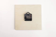 Įkelti vaizdą į galerijos rodinį, Laikrodis - Medinis Apvalus Laikrodis Su Akrilo Apdaila