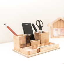 Įkelti vaizdą į galerijos rodinį, Pieštukinė - Medinė pieštukinė Stalo Priedas (Galimas Graviravimas)