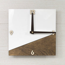 Įkelti vaizdą į galerijos rodinį, Laikrodis - Medinis Apvalus Laikrodis Su Akrilo Apdaila