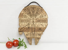 Įkelti vaizdą į galerijos rodinį, Pjaustymo Lenta - Žvaigždžių Karų "Millenium Falcon" Pjaustymo Lenta (Galimas Graviravimas)