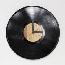 Įkelti vaizdą į galerijos rodinį, Vinilinės Plokštelės Ir Medžio Laikrodis, Sieninis Laikrodis