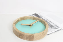Įkelti vaizdą į galerijos rodinį, Laikrodis - Medinis Apvalus Laikrodis (Mint Green Dirbtinė Oda)