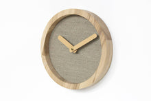 Įkelti vaizdą į galerijos rodinį, Laikrodis - Medinis Apvalus Laikrodis (Pilka Dirbtinė Oda)
