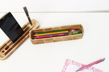 Įkelti vaizdą į galerijos rodinį, Pieštukinė - Medinė Pieštukinė Stalo Priedas (Galimas Graviravimas)