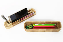 Įkelti vaizdą į galerijos rodinį, Pieštukinė - Medinė Pieštukinė Stalo Priedas (Galimas Graviravimas)