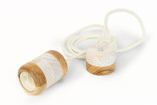 Įkelti vaizdą į galerijos rodinį, Pakabinamas Šviestuvas - Medinis Lubinis Šviestuvas