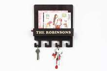 Įkelti vaizdą į galerijos rodinį, Raktų Kabykla - Pašto Organaizeris (Tamsi, Galimas Graviravimas)