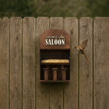 Įkelti vaizdą į galerijos rodinį, Medinė Paukščių Lesyklėlė Namams, Sodui ar Balkonui, Praktiška Dovana Tėvams, Seneliams ar Draugams
