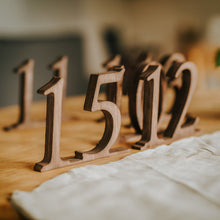 Įkelti vaizdą į galerijos rodinį, Mediniai Stalo Numeriai 1–10, Rankų Darbo Dekoras Vestuvėms, Šventėms
