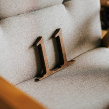 Įkelti vaizdą į galerijos rodinį, Mediniai Stalo Numeriai 1–10, Rankų Darbo Dekoras Vestuvėms, Šventėms

