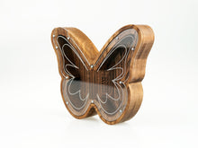 Įkelti vaizdą į galerijos rodinį, Medinė taupyklė drugelis (didelė, graviravimas)
