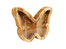 Įkelti vaizdą į galerijos rodinį, Medinė taupyklė drugelis (didelė, ruda, graviravimas)
