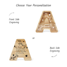 Įkelti vaizdą į galerijos rodinį, Vardinė Medinė Taupyklė Vaikams, Raidės Formos Pinigų Dėžutė su Vardu
