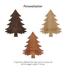 Įkelti vaizdą į galerijos rodinį, Eglutės Formos Pjaustymo Lentelė Iš Uosio Medžio, Kasdieniam Naudojimui Ir Praktiška Dovana
