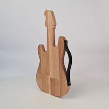 Įkelti vaizdo įrašą ir jį paleisti galerijos rodinyje, Pjaustymo Lenta - Medinė Pjaustymo Lenta &quot; Gitara &quot;(Galimas Graviravimas)
