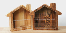 Įkelti vaizdą į galerijos rodinį, Didelė medinė taupyklė namas (graviravimas)
