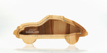 Įkelti vaizdą į galerijos rodinį, Didelė medinė taupyklė automobilis (graviravimas)
