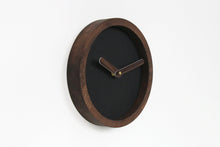 Įkelti vaizdą į galerijos rodinį, Laikrodis - Medinis Apvalus Laikrodis (Juoda Dirbtinė Oda)
