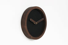 Įkelti vaizdą į galerijos rodinį, Laikrodis - Medinis Apvalus Laikrodis ( Juoda medžiaga)
