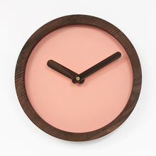Įkelti vaizdą į galerijos rodinį, Laikrodis - Medinis Apvalus Laikrodis (Rožinė Dirbtinė Oda)
